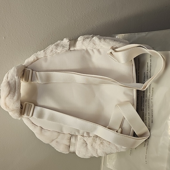 Nike Sportswear Futura Faux Fur White Mini Backpack. NWT. - Picture 11 of 13